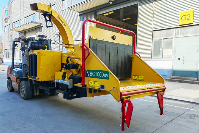 Máy băm cành cây BC1000SV gắn xe tải Máy băm cành cây BC1000SV gắn xe tải