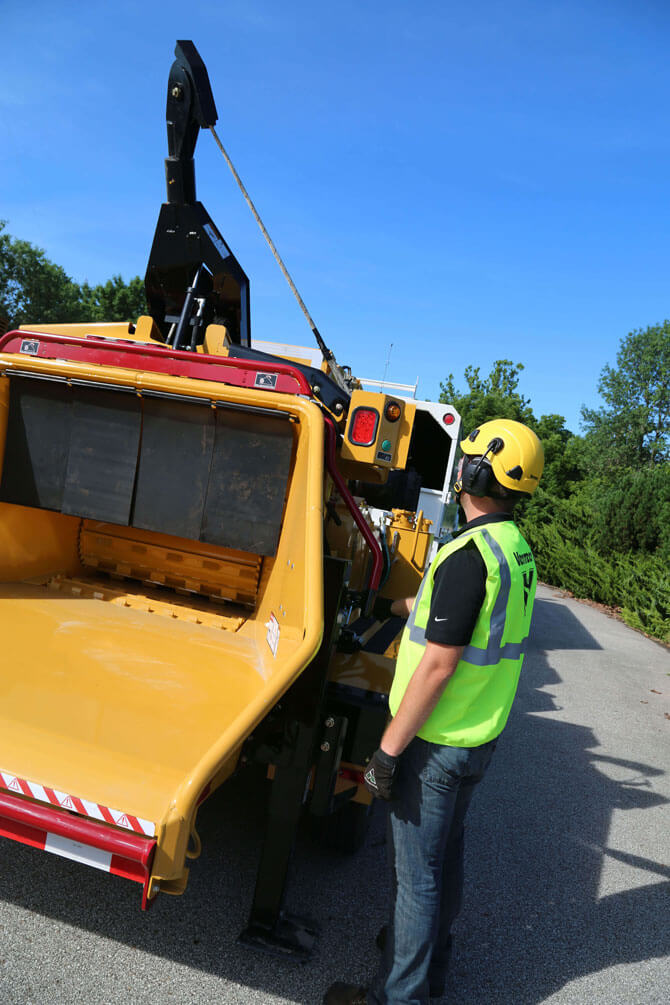 Máy băm nghiền gỗ khai thác gỗ lâm nghiệp BC2100XL Máy băm nghiền gỗ khai thác gỗ lâm nghiệp BC2100XL