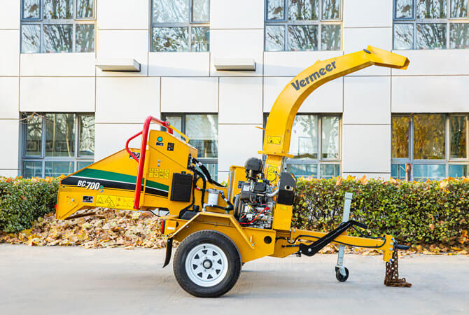 Máy băm cành cây giá rẻ BC700S Vermeer Máy băm cành cây giá rẻ BC700S Vermeer